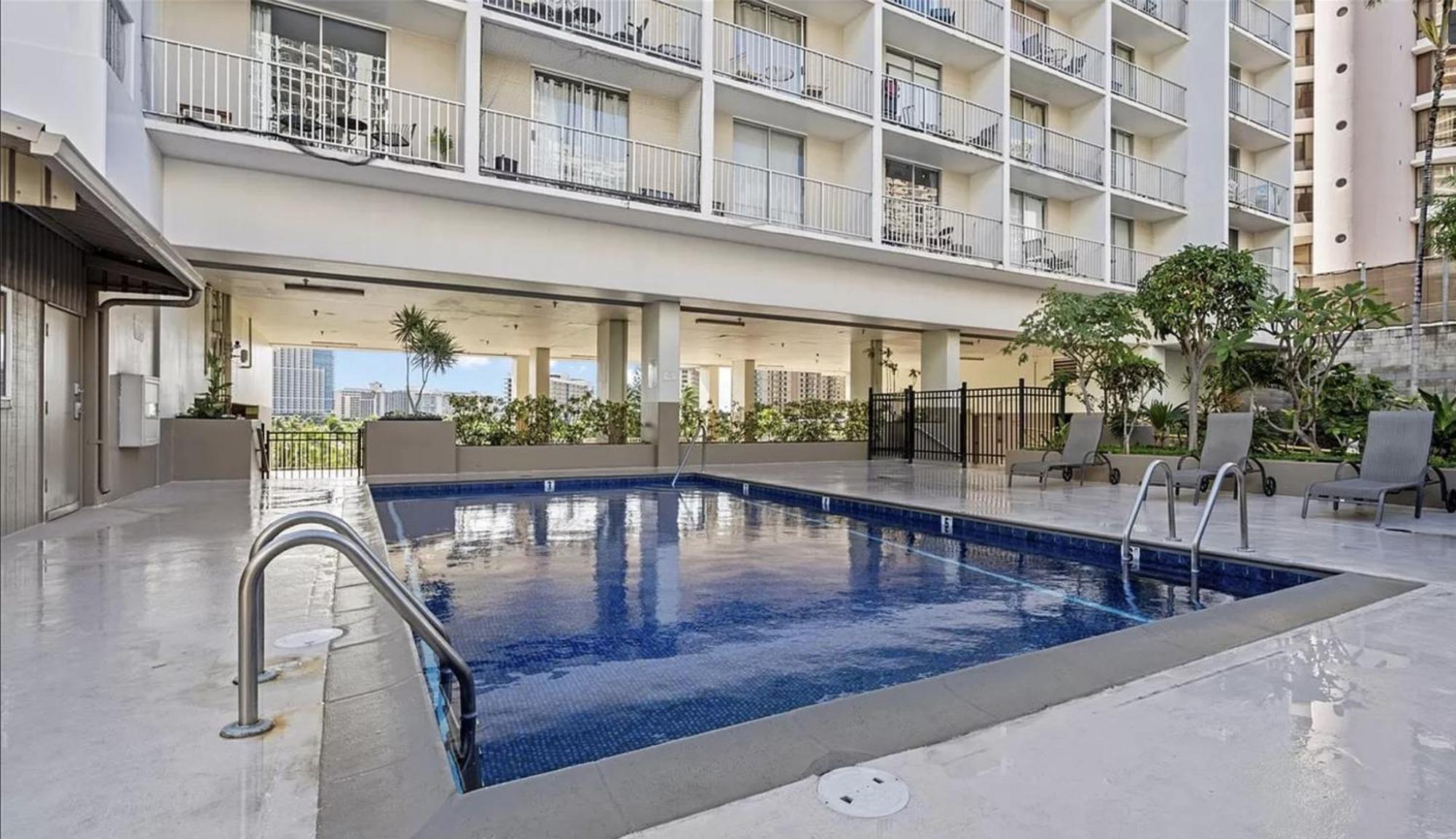 Gem Of Waikiki At Inn On The Park 호놀룰루 외부 사진