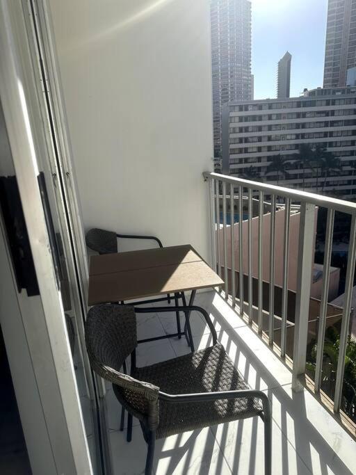 Gem Of Waikiki At Inn On The Park 호놀룰루 외부 사진