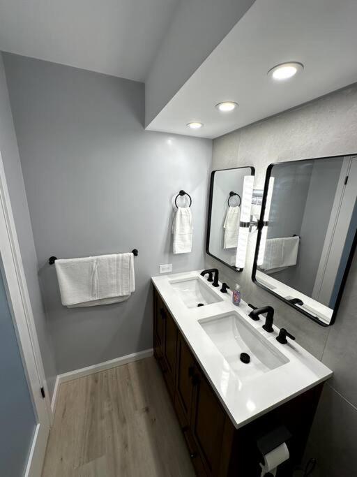 Gem Of Waikiki At Inn On The Park 호놀룰루 외부 사진