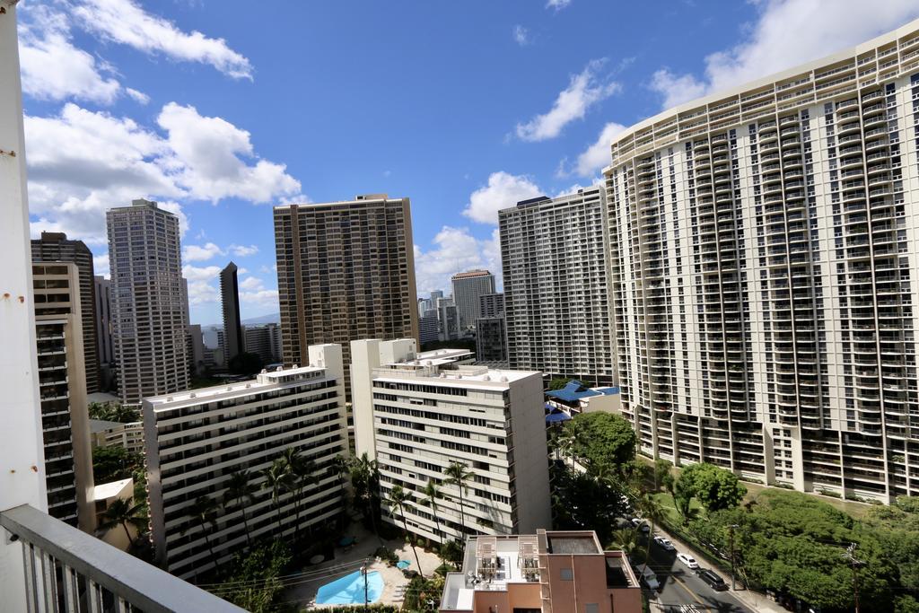 Gem Of Waikiki At Inn On The Park 호놀룰루 외부 사진